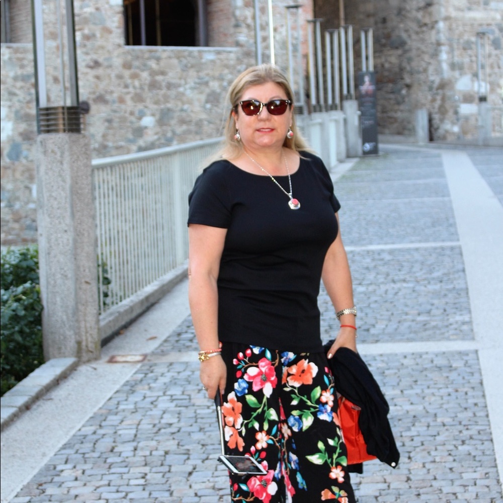 Meet your Posher, Elizabeth